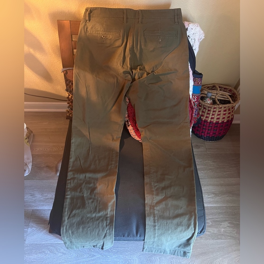 Men’s Khaki Pants